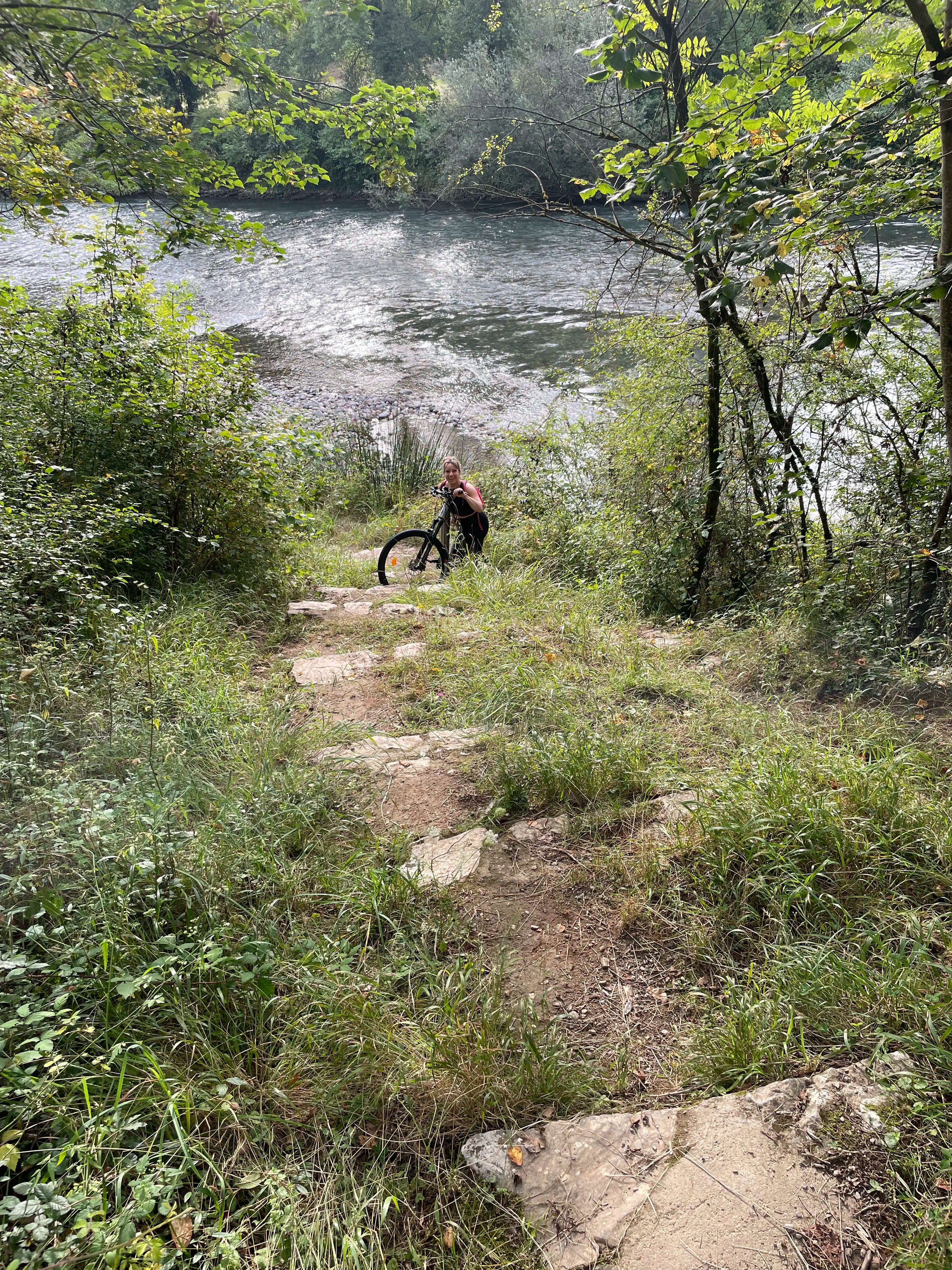 De la campagne Charentaise aux Pyrénées : Notre première aventure en VTT électrique (ou presque) 🚴‍♀️🌲 Image