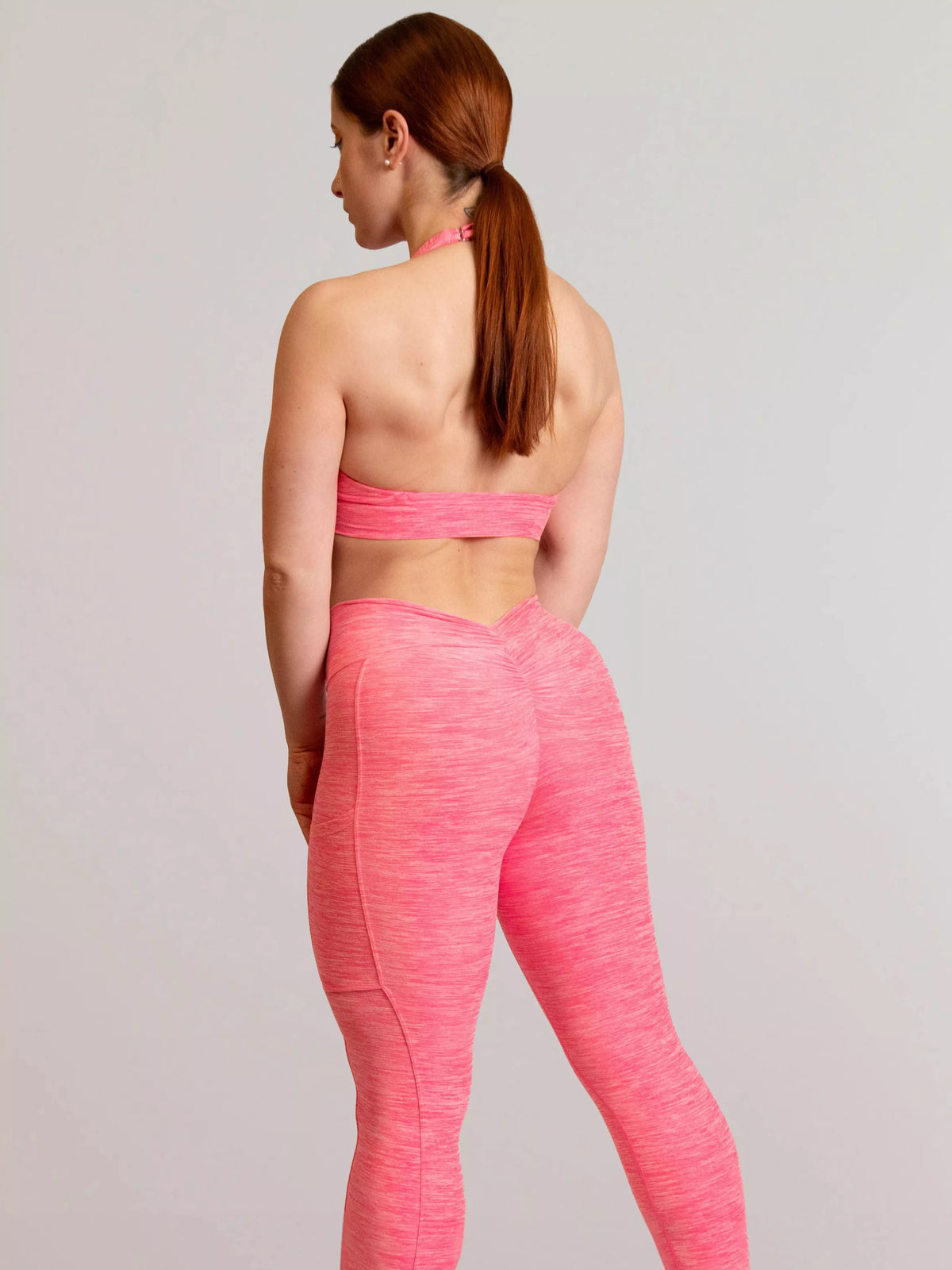 Ensemble de sport rose de dos