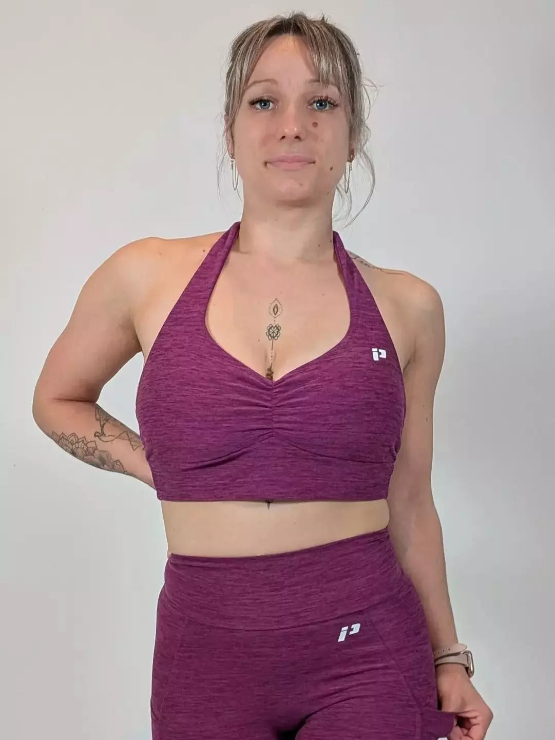 Brassière de sport sculptine violet de face 