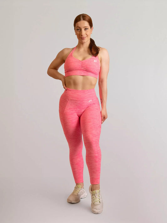 ensemble de sport rose de face