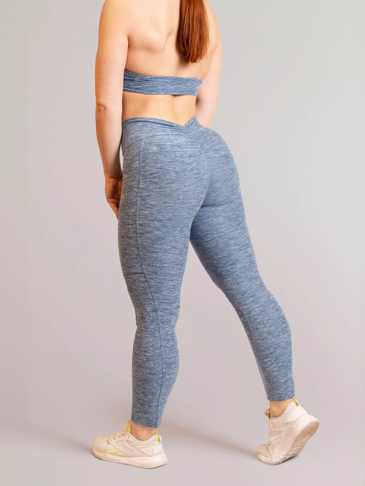 Ensemble de sport push up bleu de 3/4