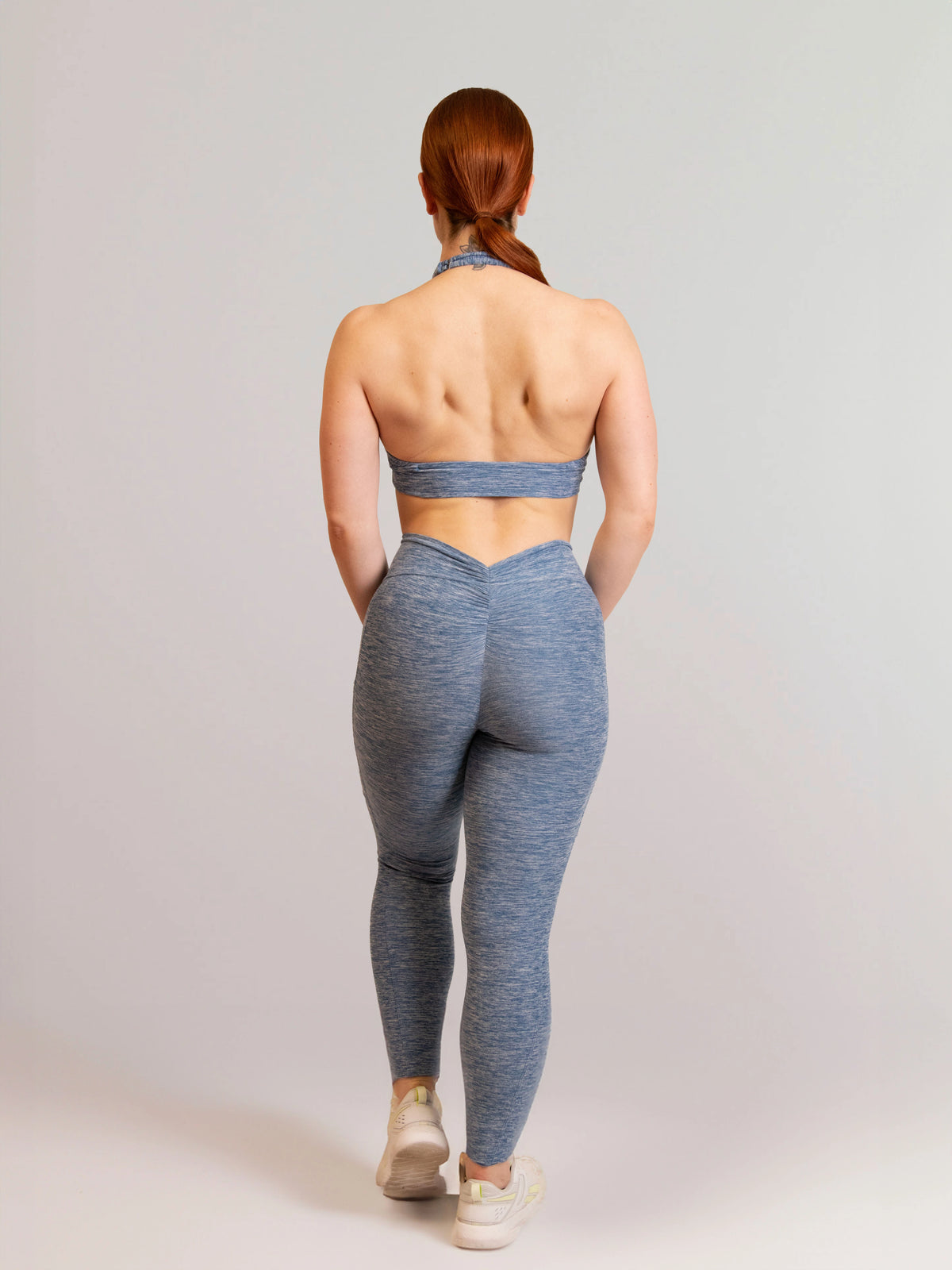 Ensemble de sport push up bleu de dos