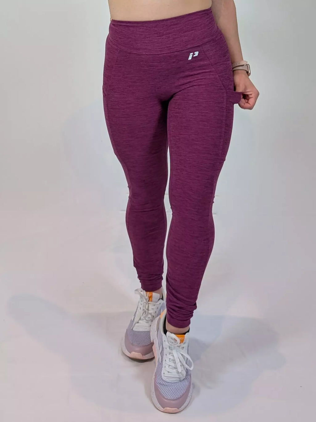 Legging de sport push up violet sculptine de face 