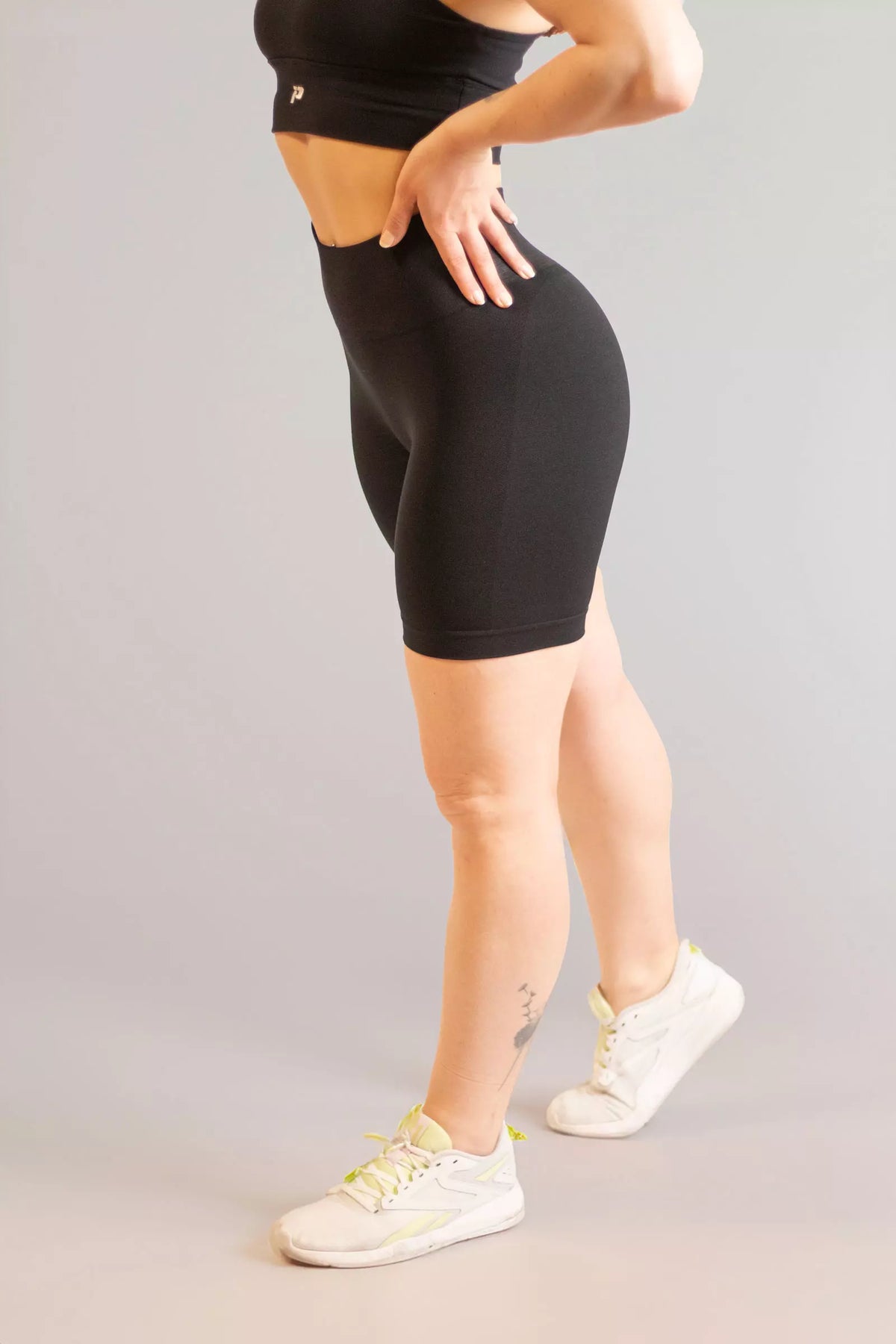 Short Essential Vert